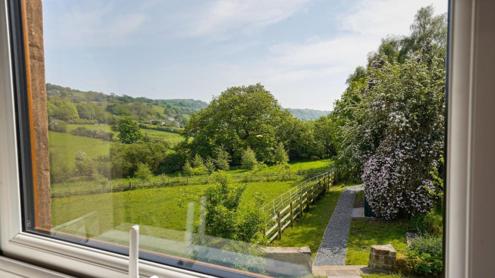 Tranquil Countryside Cottage For Two Ρέξαμ Εξωτερικό φωτογραφία